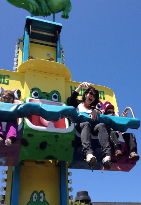 nicky max frog hopper ride